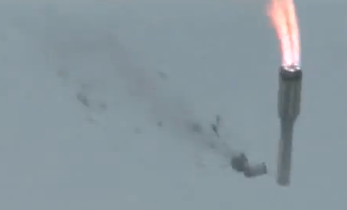 Разбитого ракета. Крушение ракеты Протон 2013. Протон м взрыв. Аварийность ракетоносителя Протон.